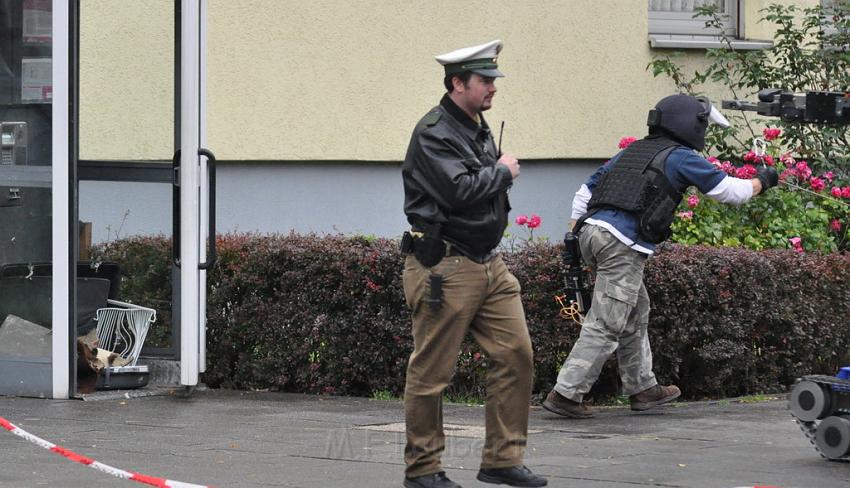 Kofferbombe entschaerft Koeln Graeffstr Subbelratherstr P101.JPG